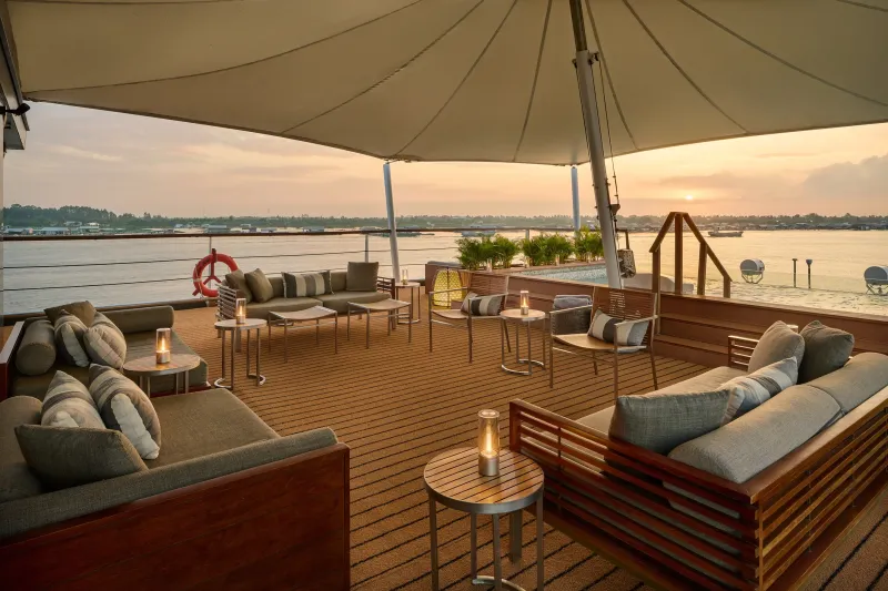 Aqua Mekong - Outdoor lounge & plunge pool