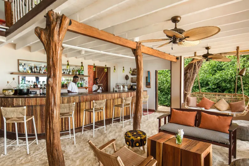 Constance Tsarabanjina : bar