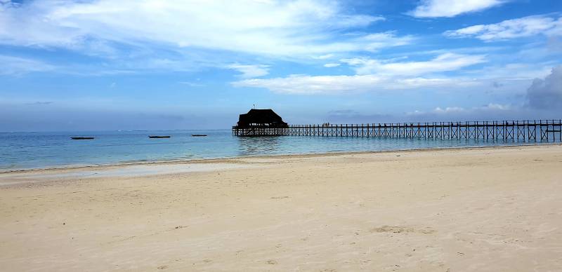 Zanzibar, ponton, plage déserte